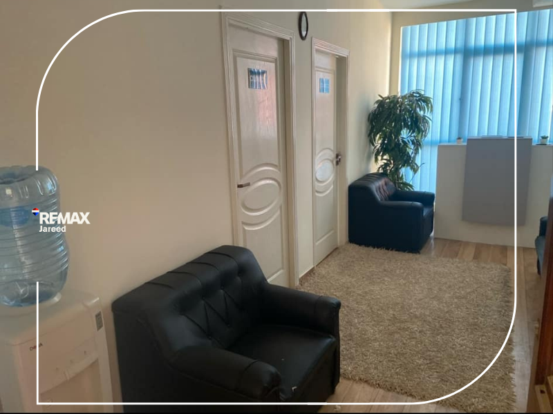 Clinic for rent - Al mo3ez mall - Photo 4