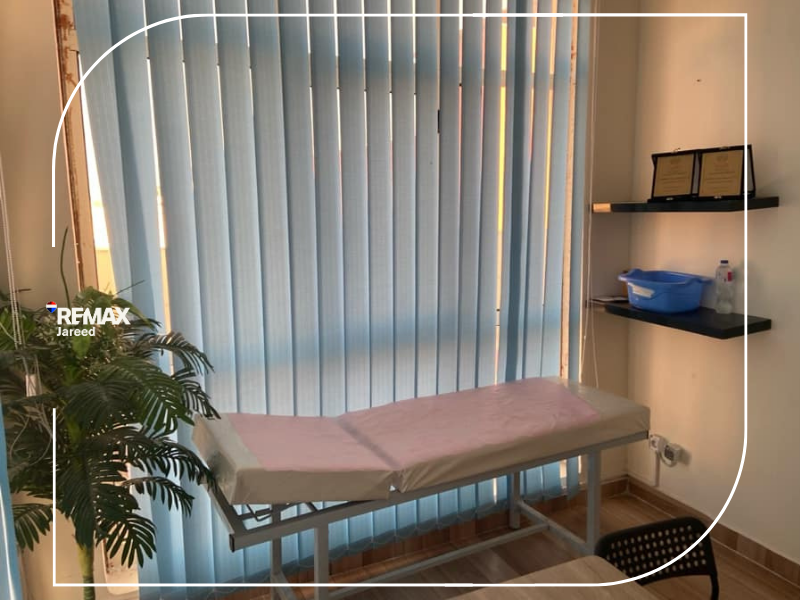 Clinic for rent - Al mo3ez mall - Photo 6