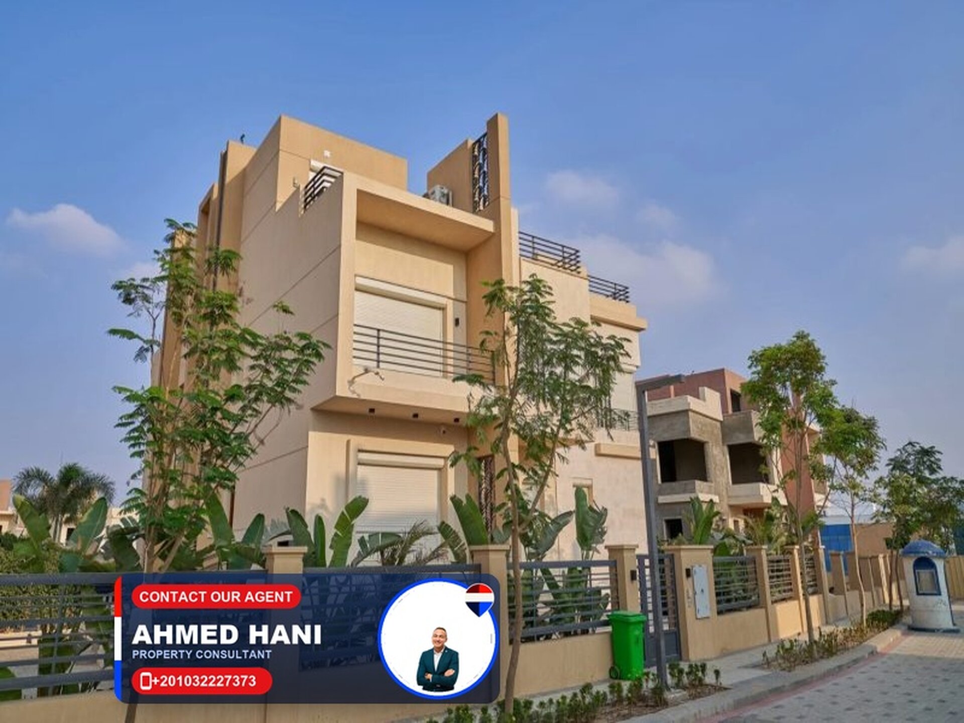 Standalone villa with basement for sale in a prime location — Photo 1