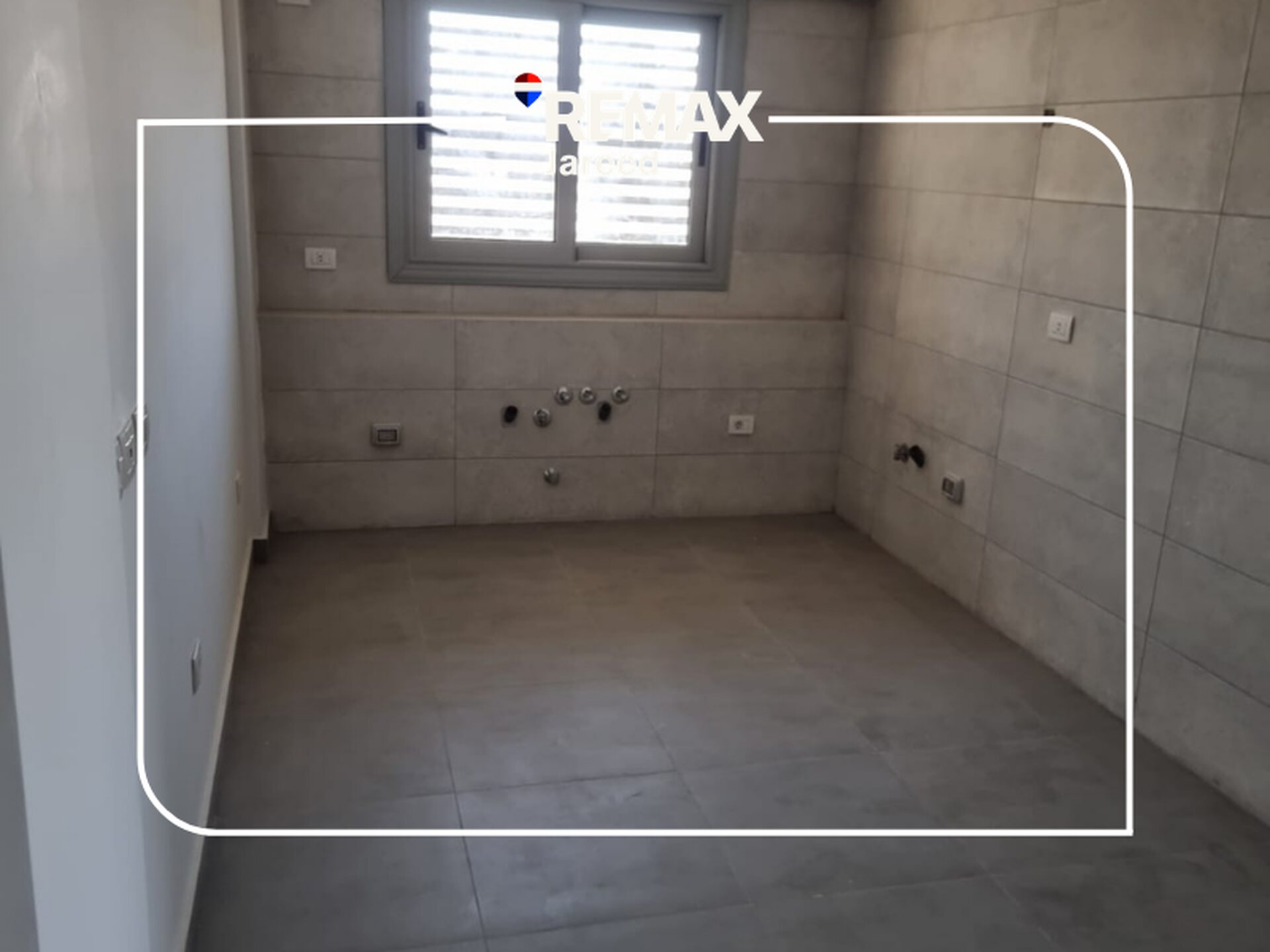 Fully finished one bedroom with Acs in palm parks - Photo 17