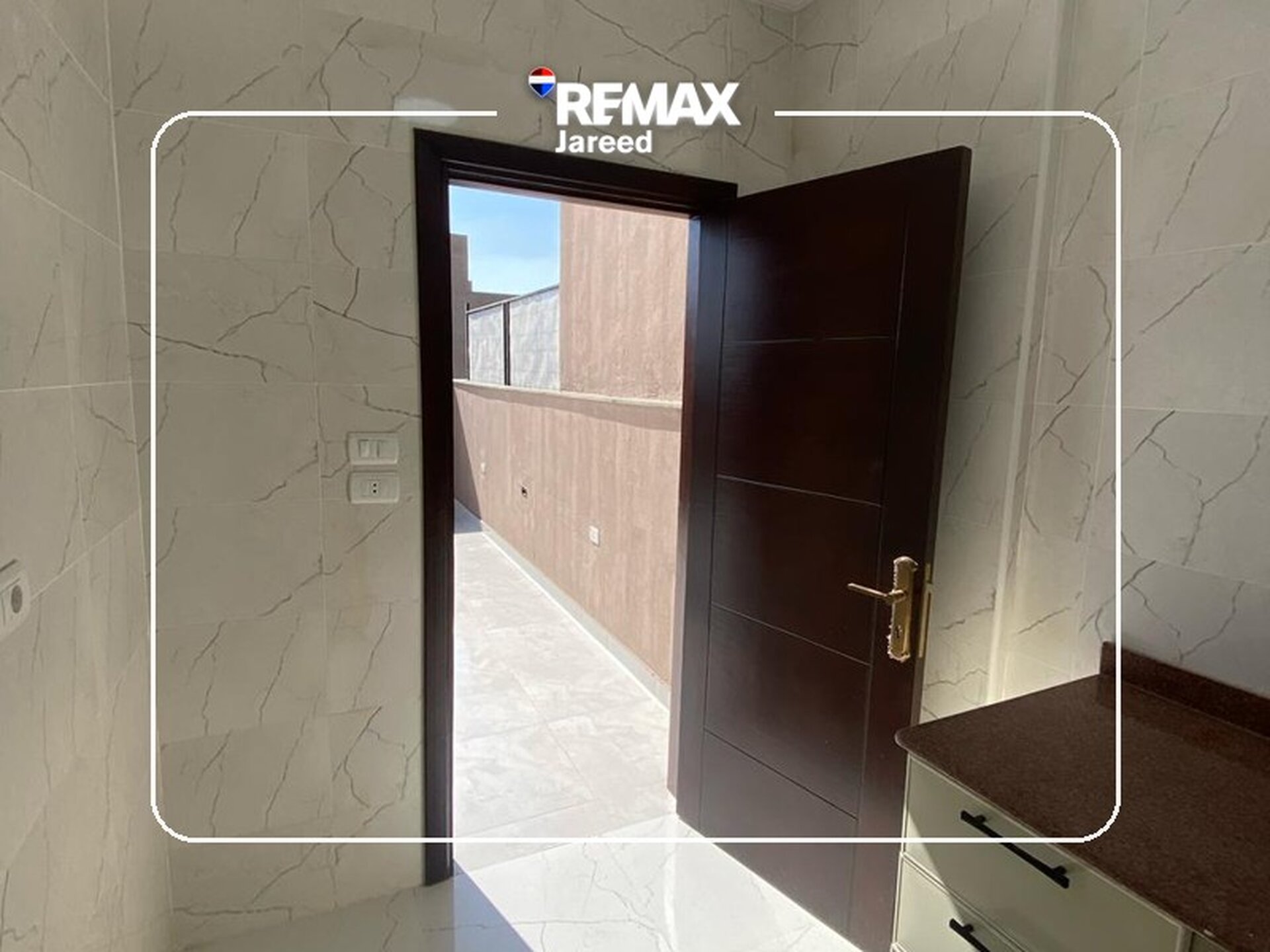 Studio for rent in Zayed Regency - Photo 7