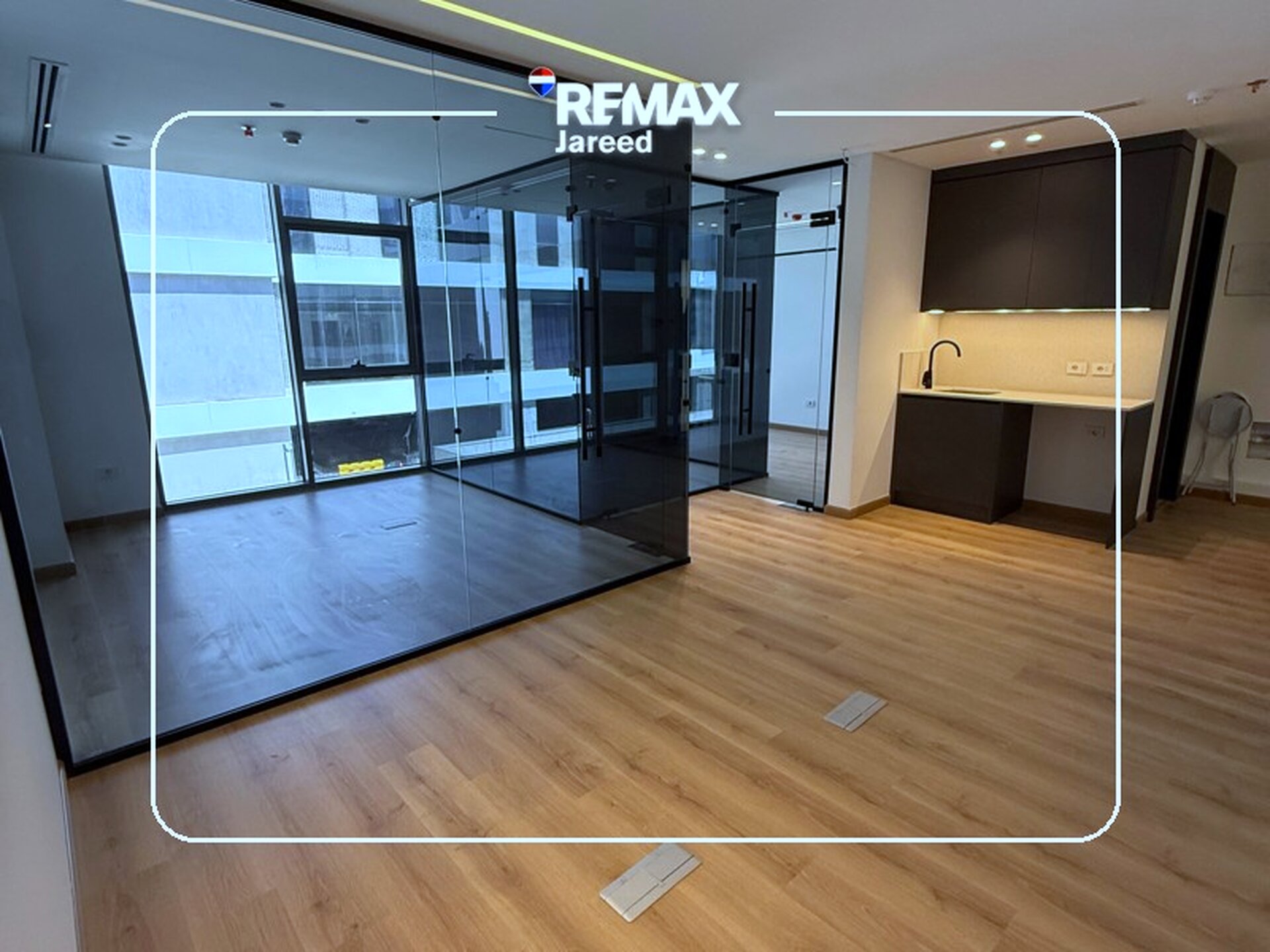 Premium Office for Rent | Golf Central, Palm Hills  Elevate your business in one of West Cairo’s most prestigious business destinations.  ✨ Ideal for businesses targeting Class A clients  📍 Location: Golf Central Mall, Palm Hills – 6th of October - Photo 12
