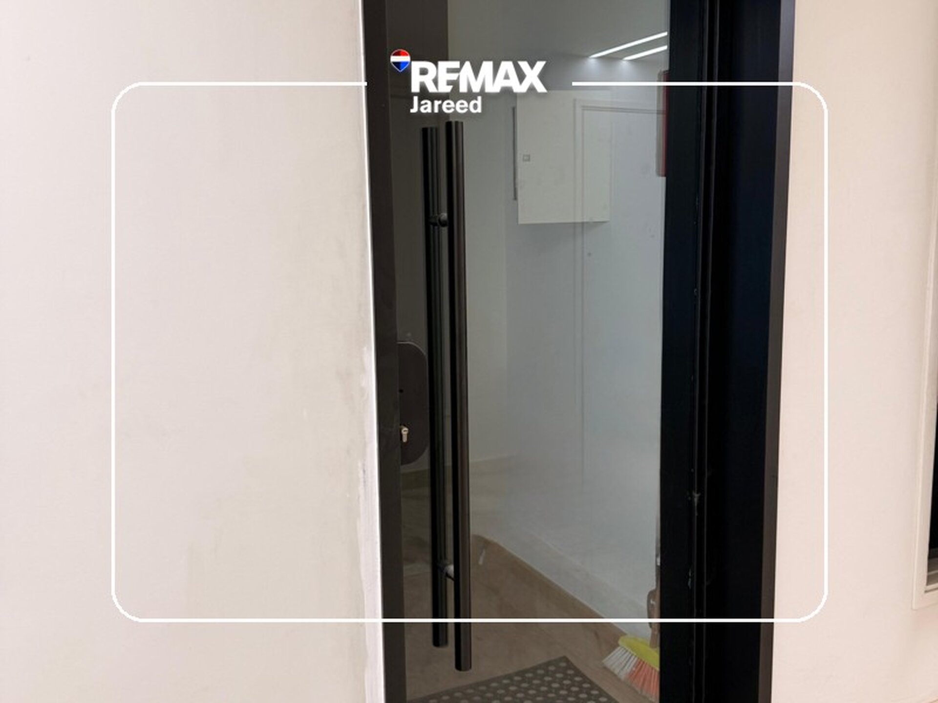 Premium Office for Rent | Golf Central, Palm Hills  Elevate your business in one of West Cairo’s most prestigious business destinations.  ✨ Ideal for businesses targeting Class A clients  📍 Location: Golf Central Mall, Palm Hills – 6th of October - Photo 13