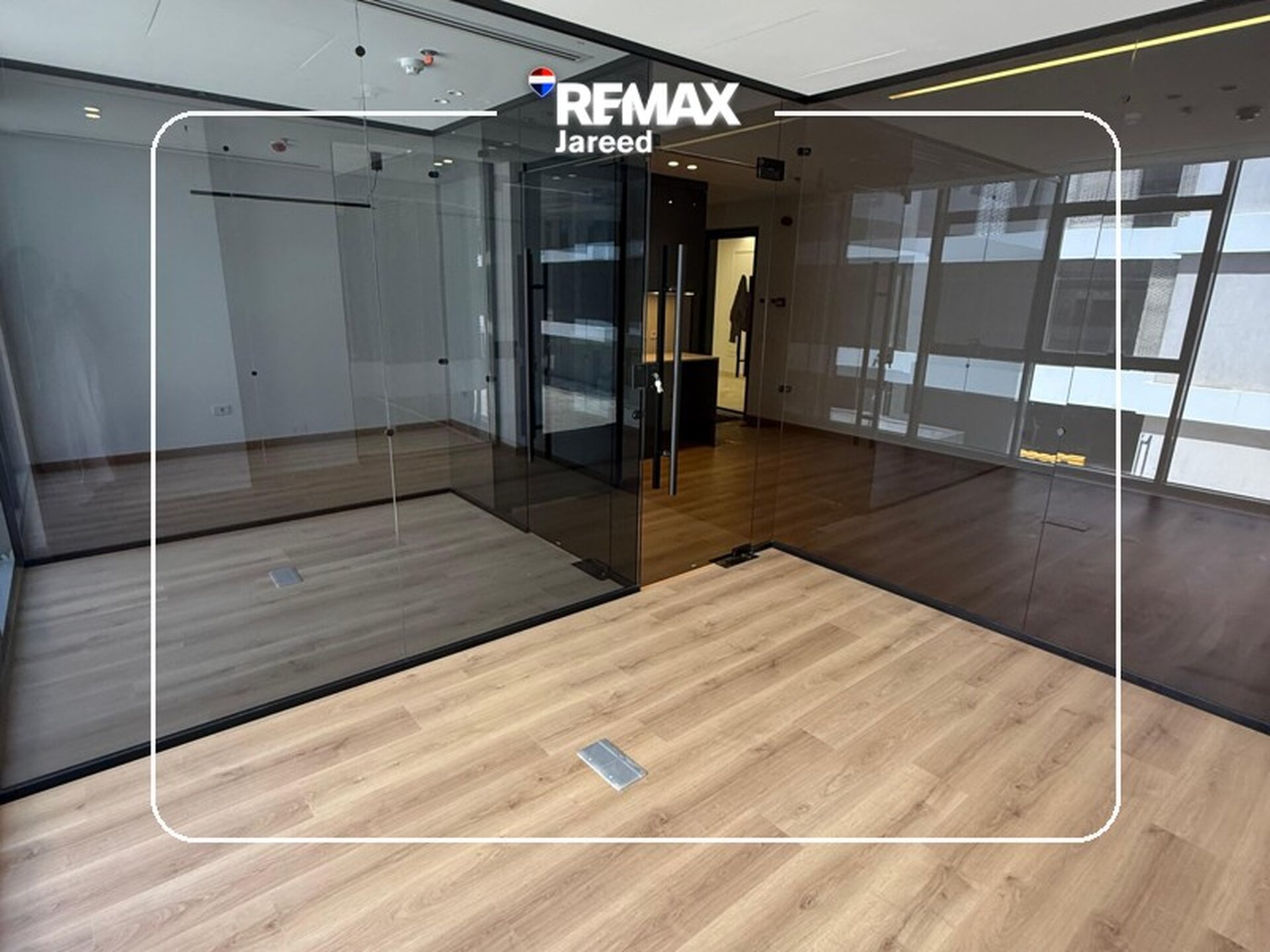 Premium Office for Rent | Golf Central, Palm Hills  Elevate your business in one of West Cairo’s most prestigious business destinations.  ✨ Ideal for businesses targeting Class A clients  📍 Location: Golf Central Mall, Palm Hills – 6th of October - Photo 7
