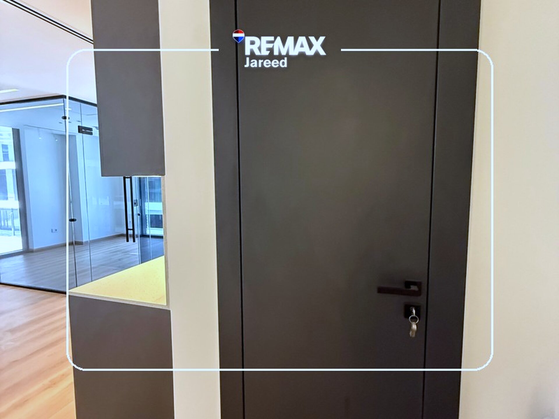 Premium Office for Rent | Golf Central, Palm Hills  Elevate your business in one of West Cairo’s most prestigious business destinations.  ✨ Ideal for businesses targeting Class A clients  📍 Location: Golf Central Mall, Palm Hills – 6th of October - Photo 9