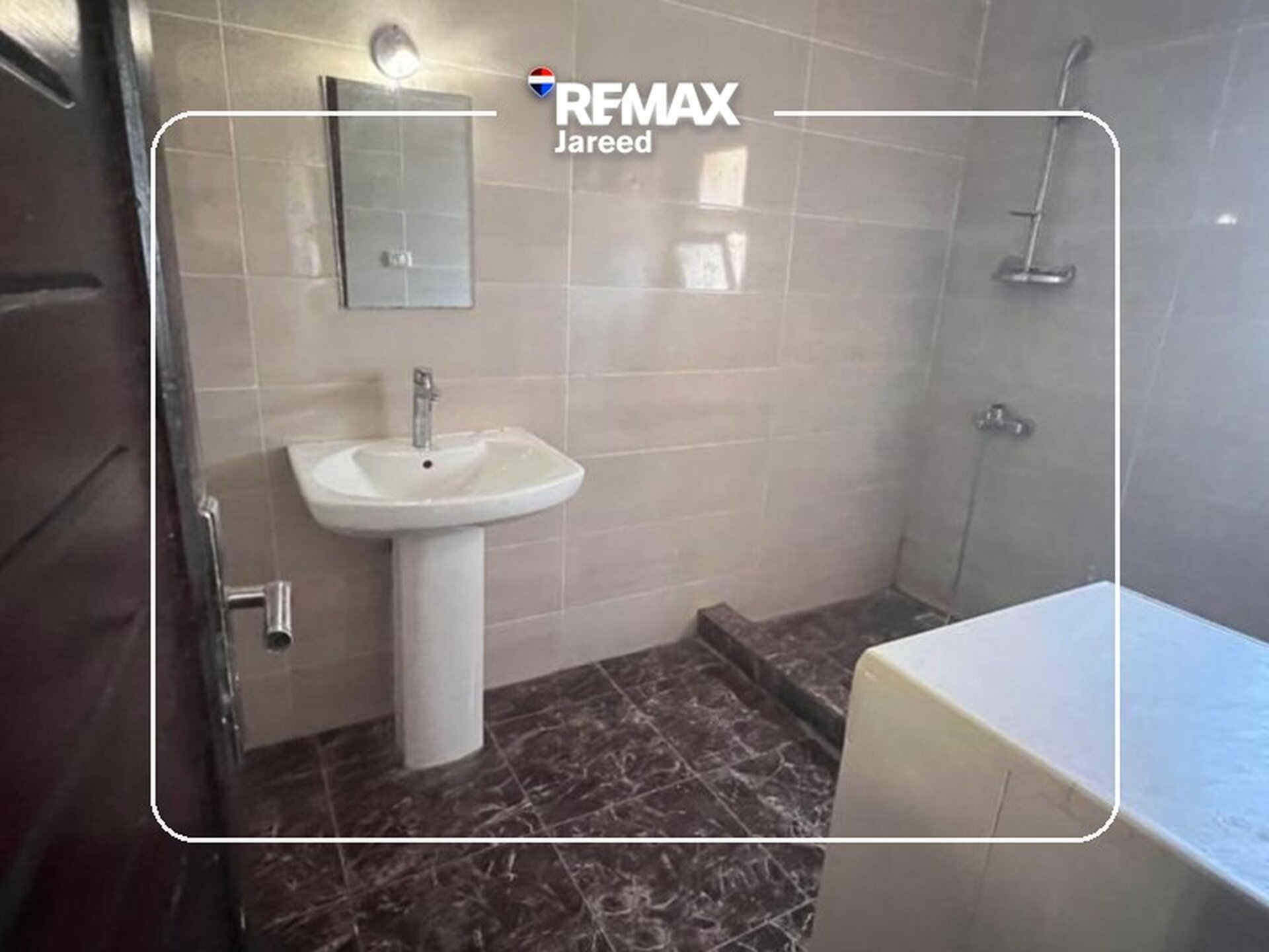 First-Row Private Pool Villa in Marina 6 - Photo 23