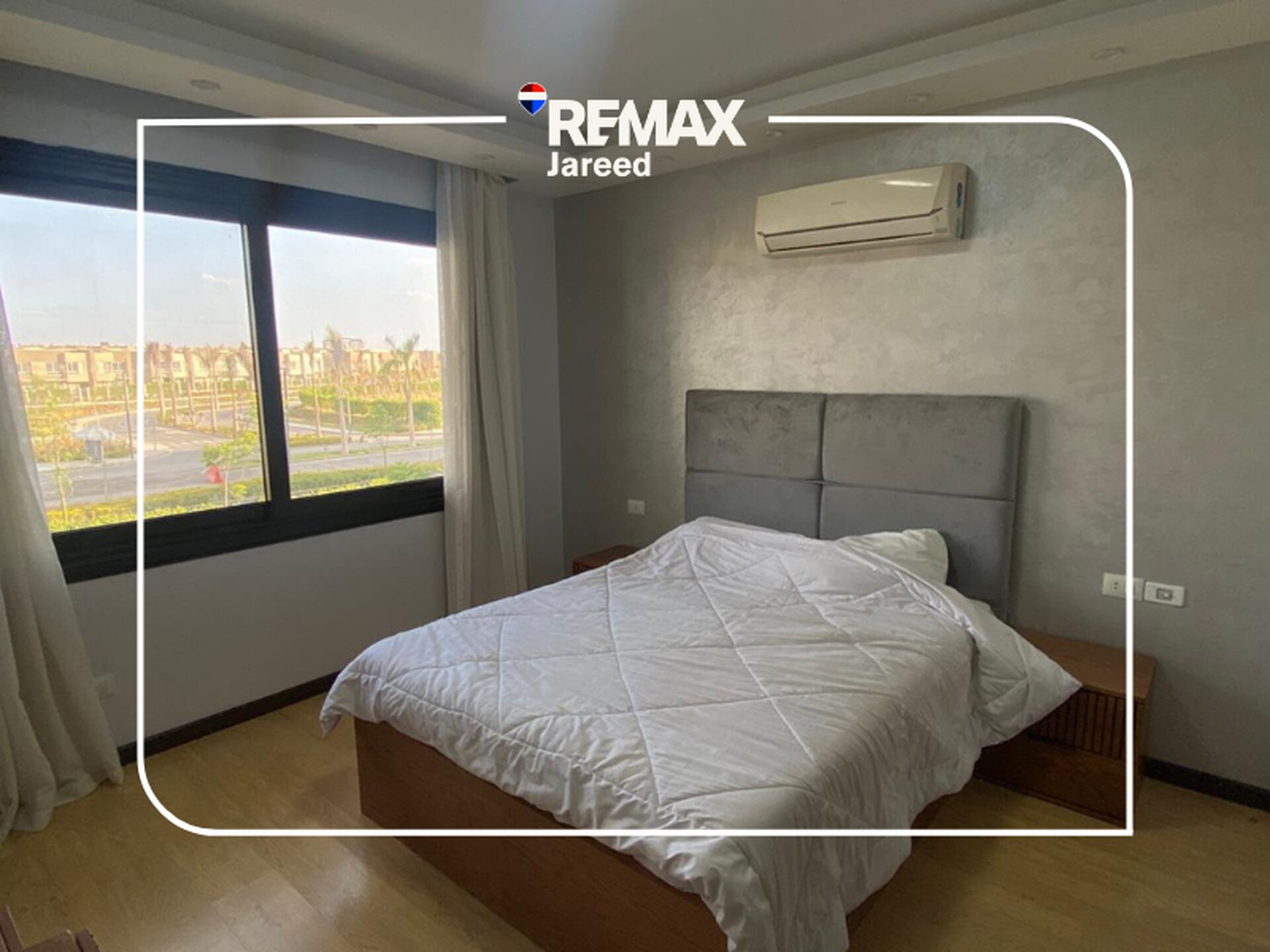 Fully furnished apartment in Badya palm hills - Photo 11
