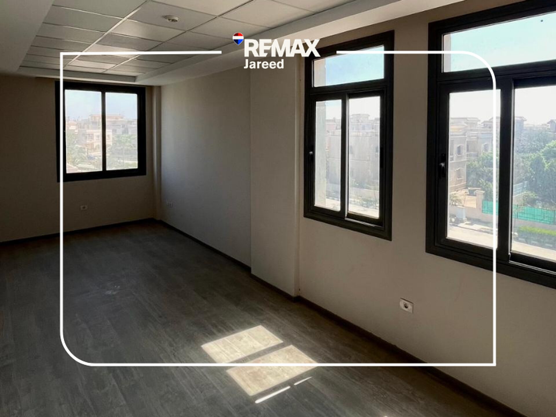 clinic for rent in west park - Photo 18