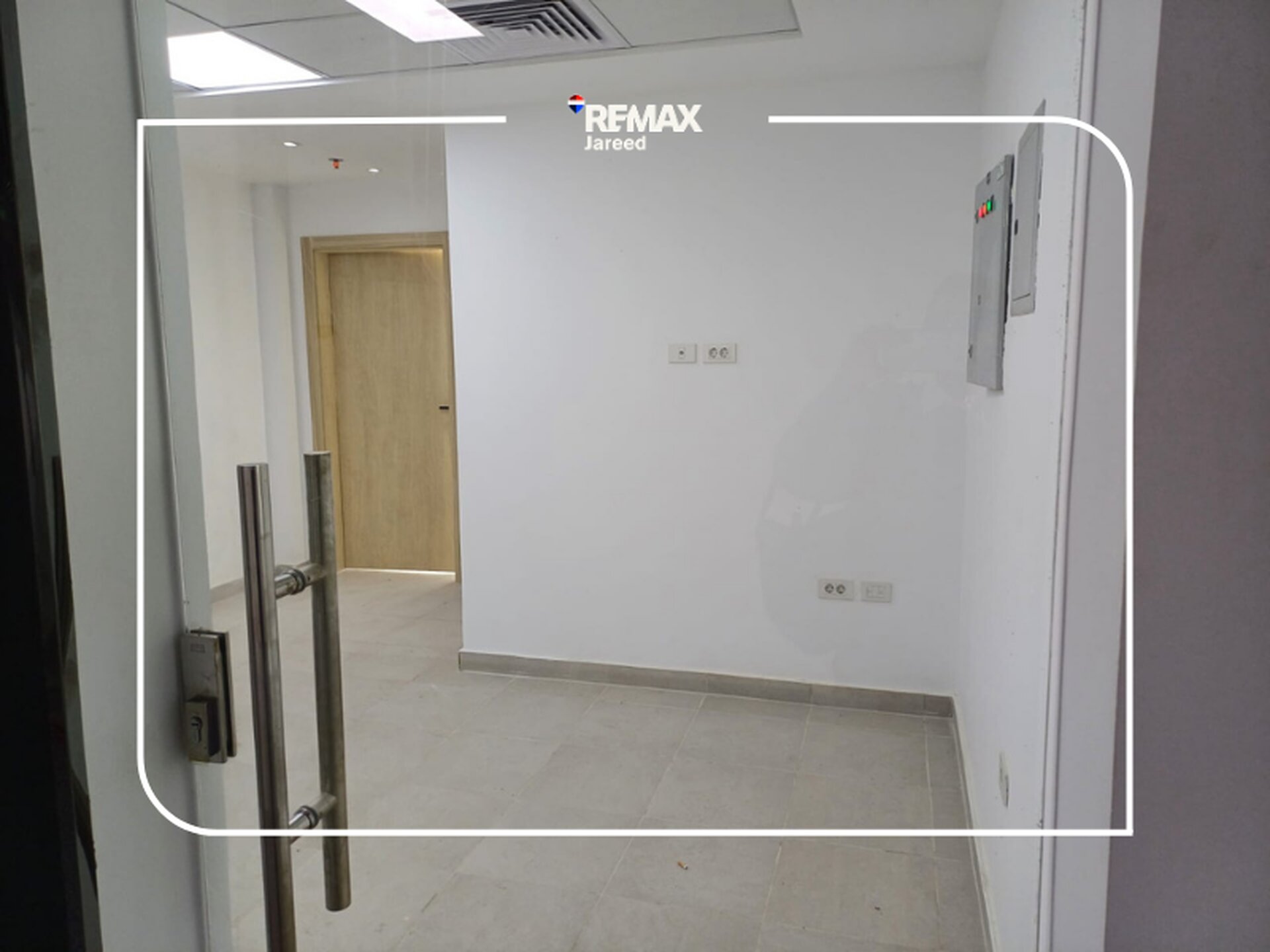 clinic for rent at centro mall zayed - Photo 16