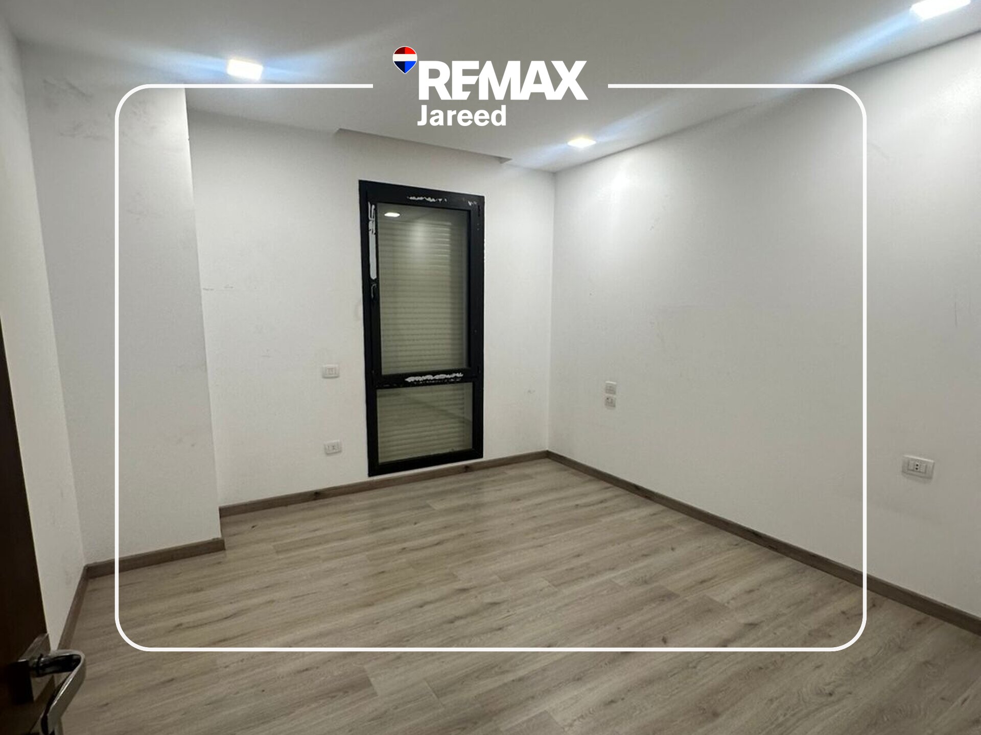 Duplex for rent in Westown - Photo 4