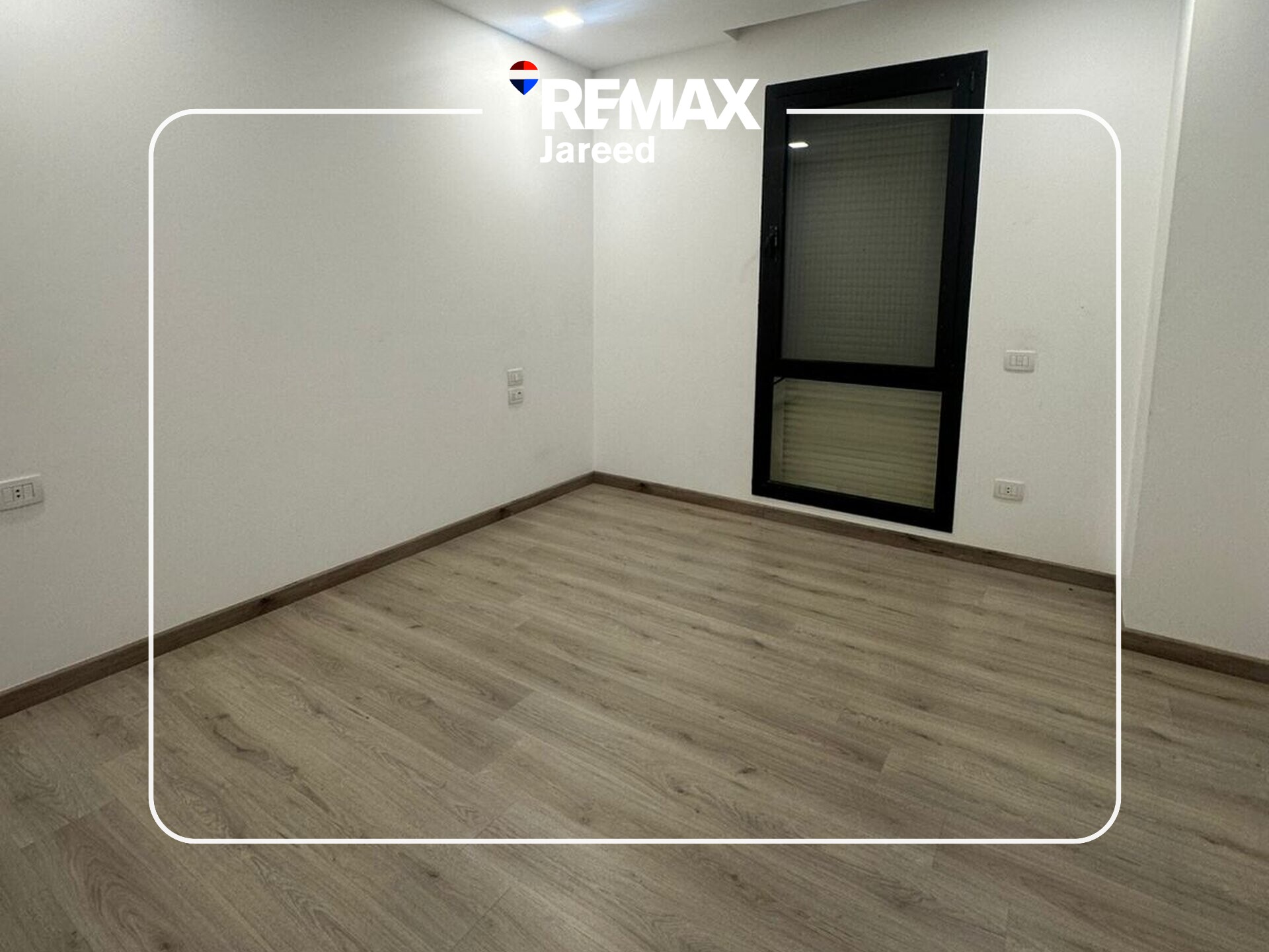 Duplex for rent in Westown - Photo 6