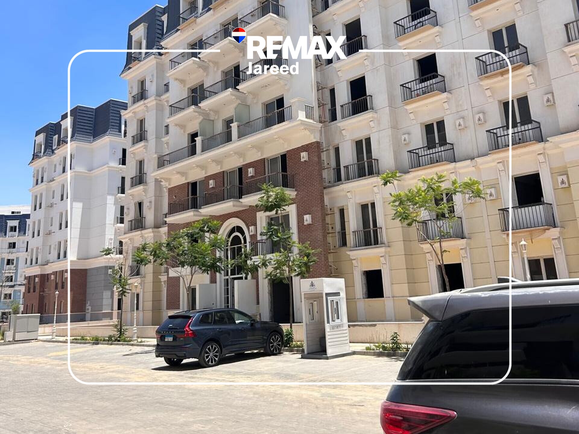 🏡 Sky Loft for Sale | Mountain View iCity October – The Lake Phase 📐 Built-up Area: 115 m²  🌿 Private Roof: 100 m²  📏 Total Area: 215 m² — Photo 1