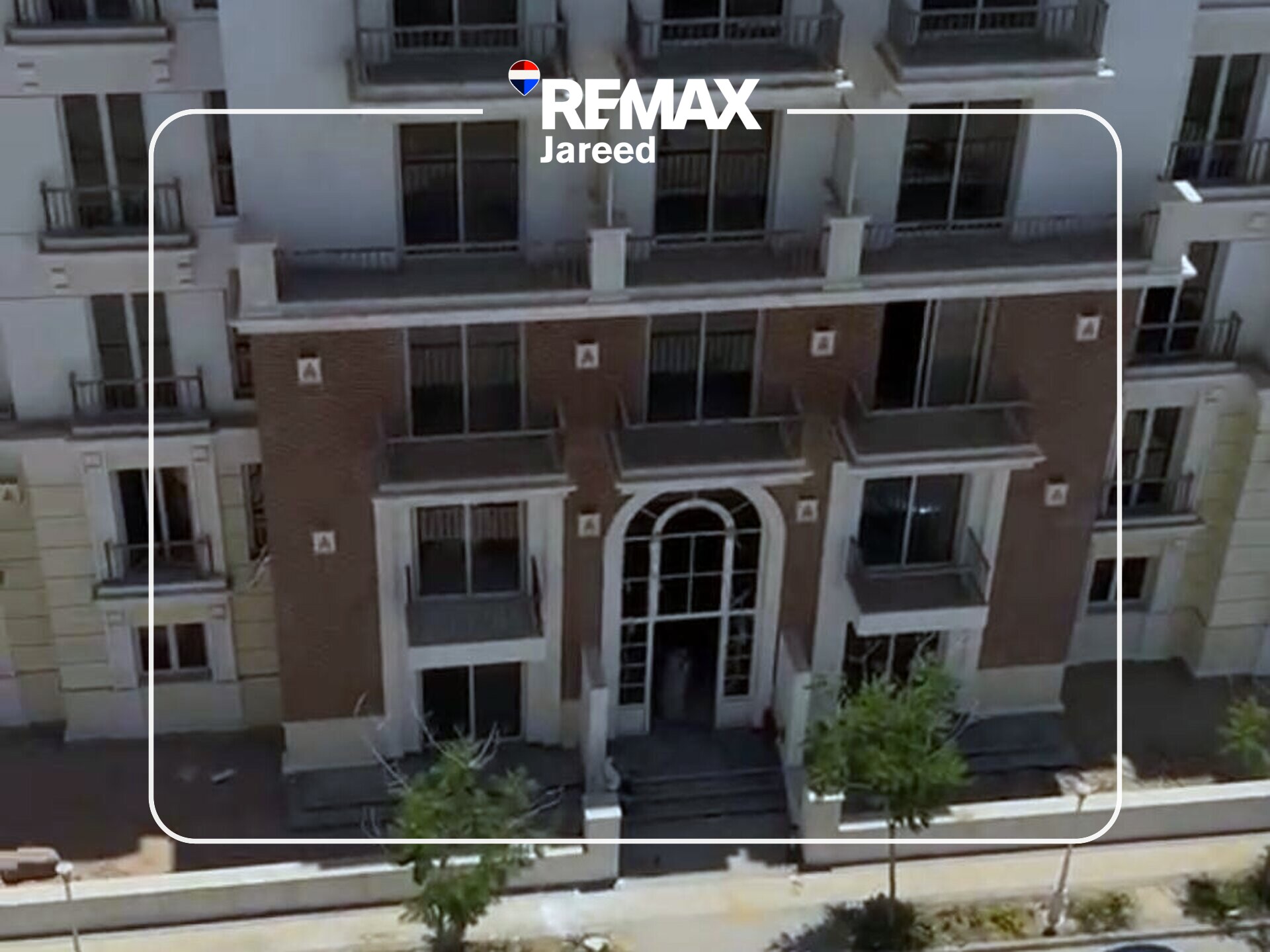 🏡 Sky Loft for Sale | Mountain View iCity October – The Lake Phase 📐 Built-up Area: 115 m²  🌿 Private Roof: 100 m²  📏 Total Area: 215 m² - Photo 11