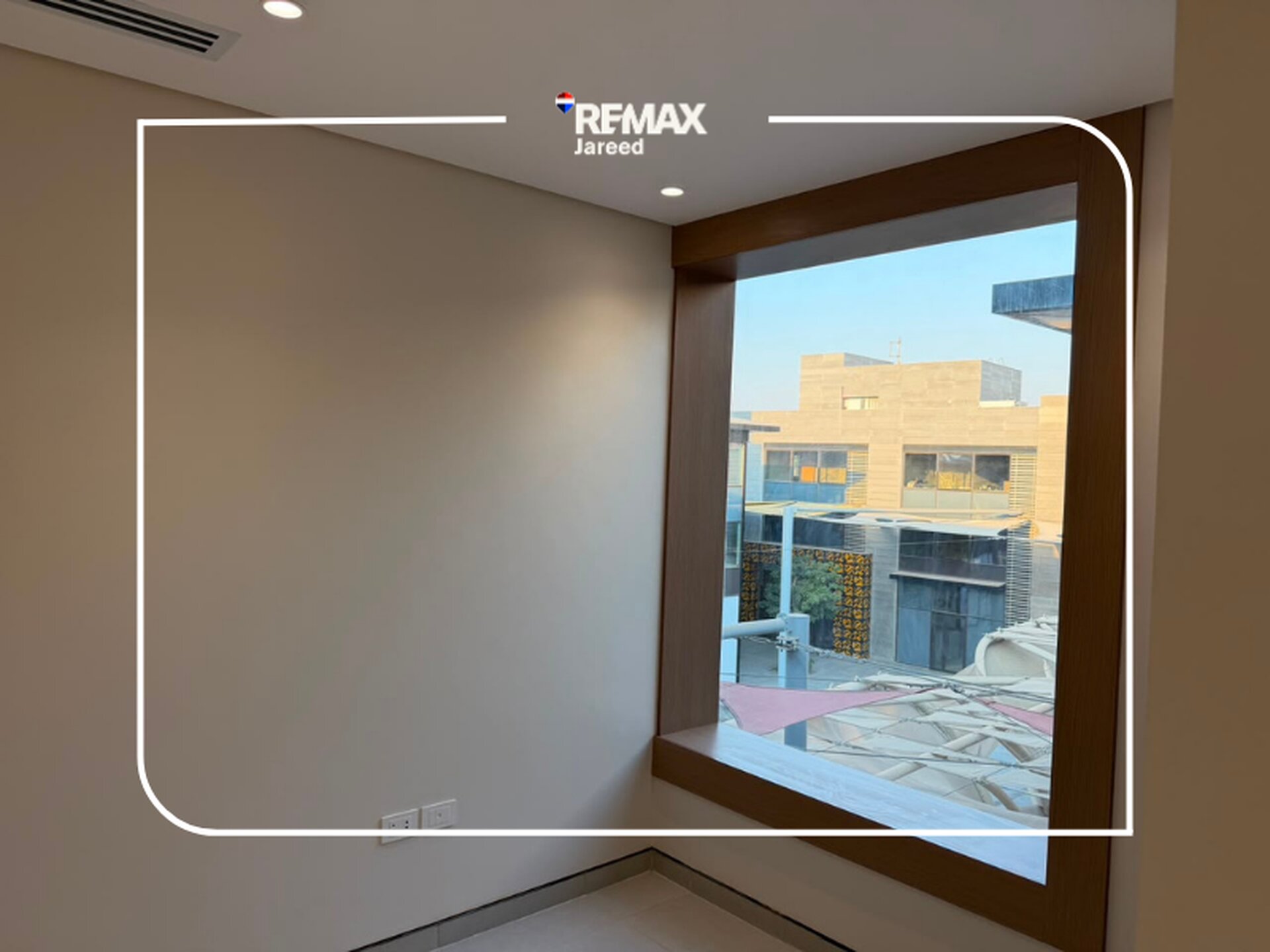 Office sky walk - Photo 18