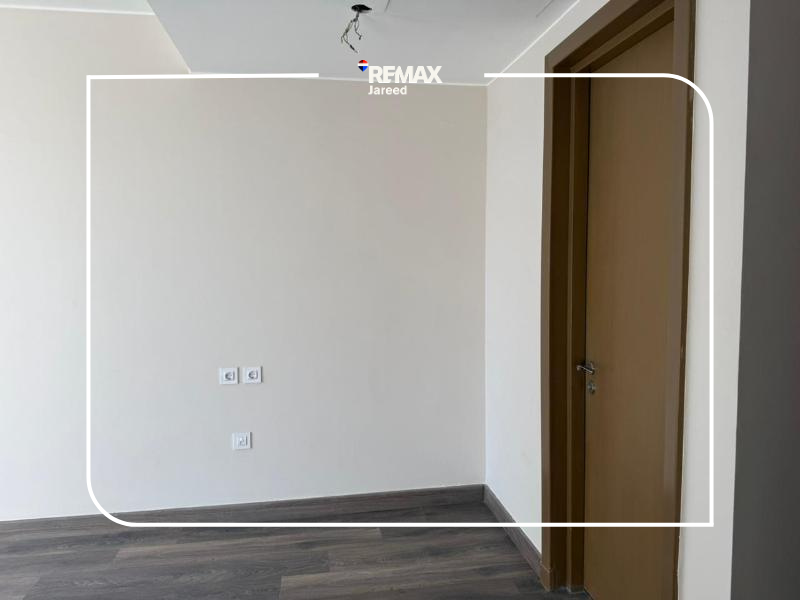 Premium Panoramic Park View Apartment in Zed Towers, Zed West - Photo 4