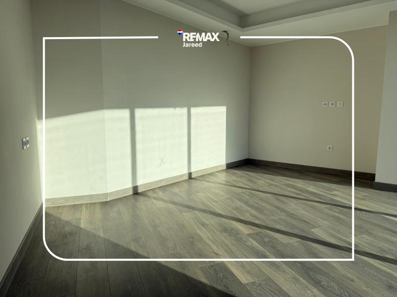 Premium Panoramic Park View Apartment in Zed Towers, Zed West - Photo 6